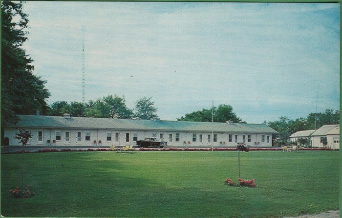 Ithaca Motel (Peters Motel) - Old Postcard